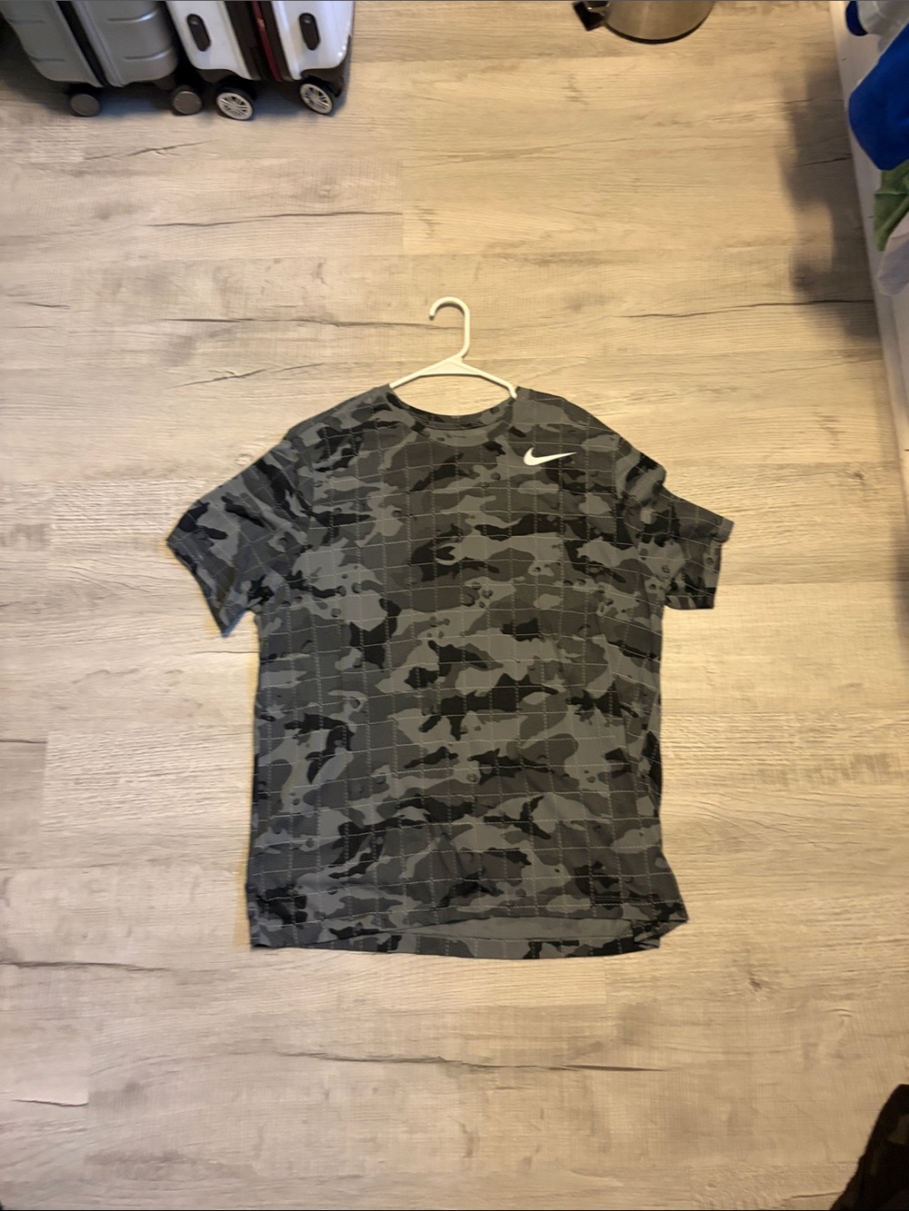 Nike Men’s Black & Gray Camo Short-Sleeve Tee